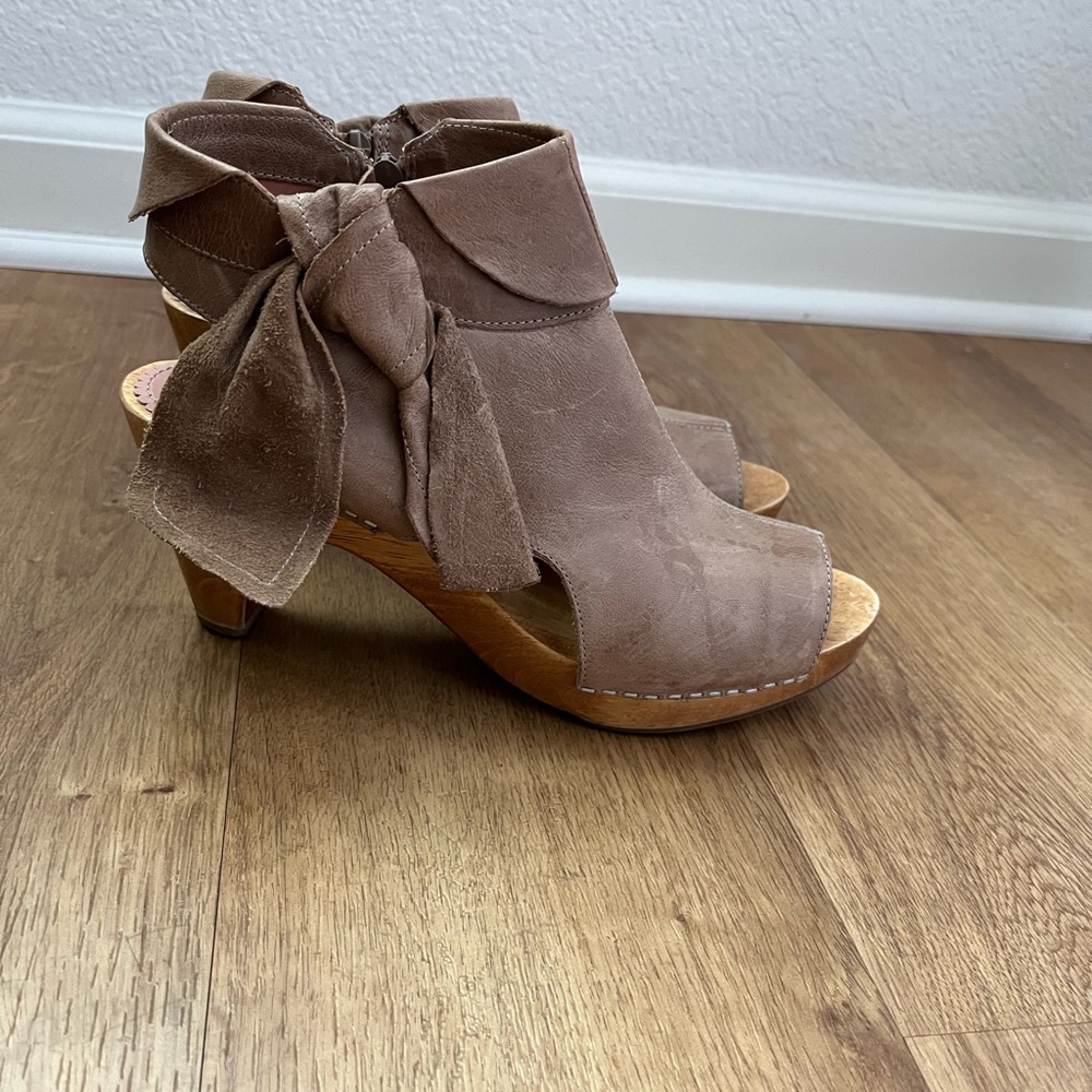 Anthropologie Miss Albright Clog Booties